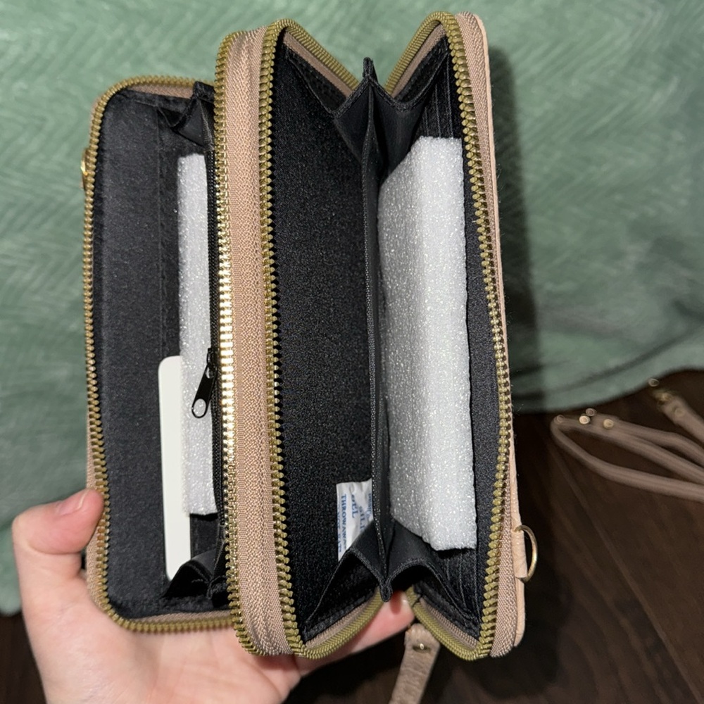Darcy Marks London Taupe Wristlet Wallet & Crossbody Bag - Picture 10 of 12
